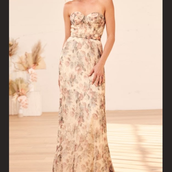 Lulus Dresses & Skirts - Dress rehearsal/ wedding guest dress